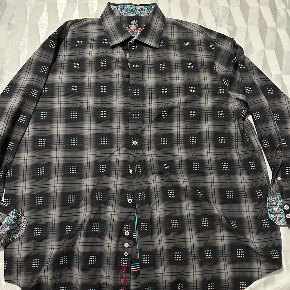 Robert Graham black and gray long sleeve